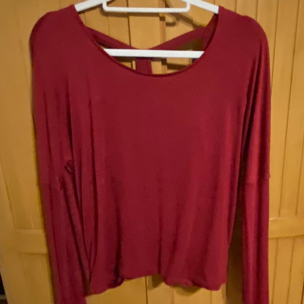 KnitTop color burgundy/Sz. Medium Crisscross peekaboo open back